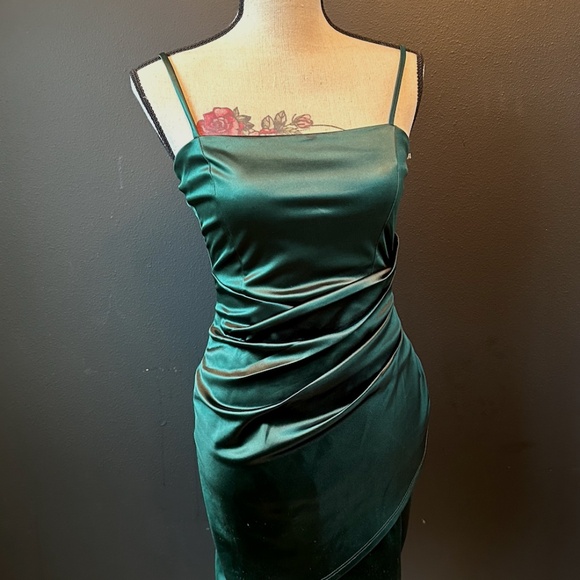 Windsor Emerald Green Ruched Asymmetric Bodycon Dress, Small - Picture 3 of 12